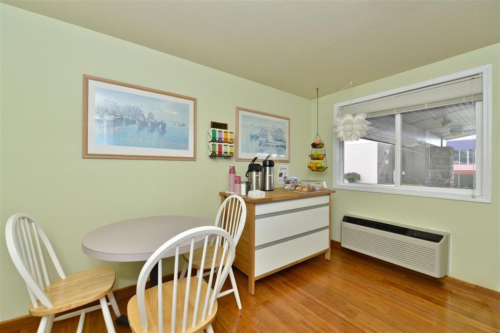 Newport Coast Inn Room photo