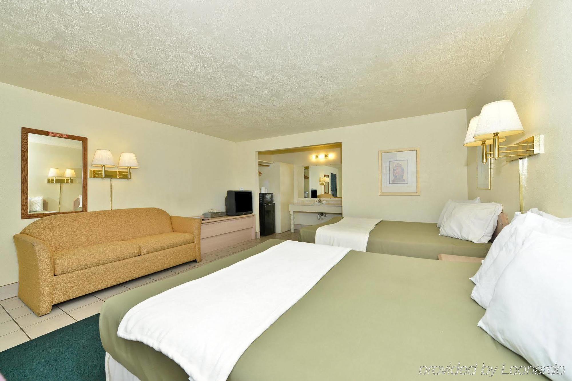 Newport Coast Inn Room photo